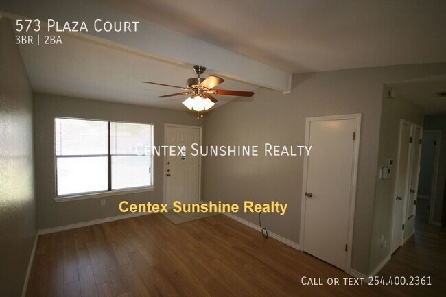 Building Photo - 573 Plaza Ct