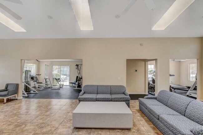 Building Photo - 2 Bedroom Condo w/ Patio & 1 Car Attached ...