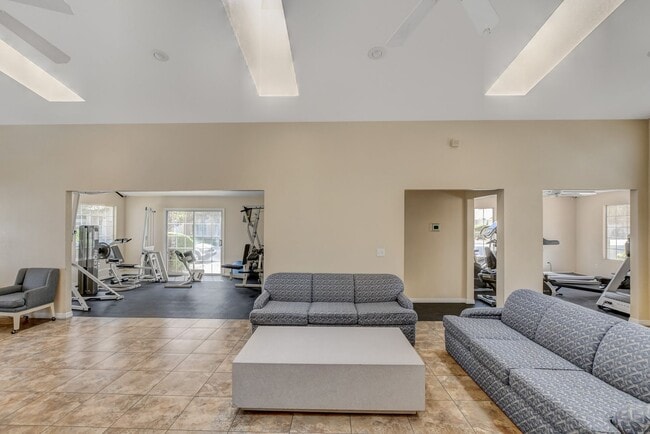 Building Photo - 2 Bedroom Condo w/ Patio & 1 Car Attached Garage