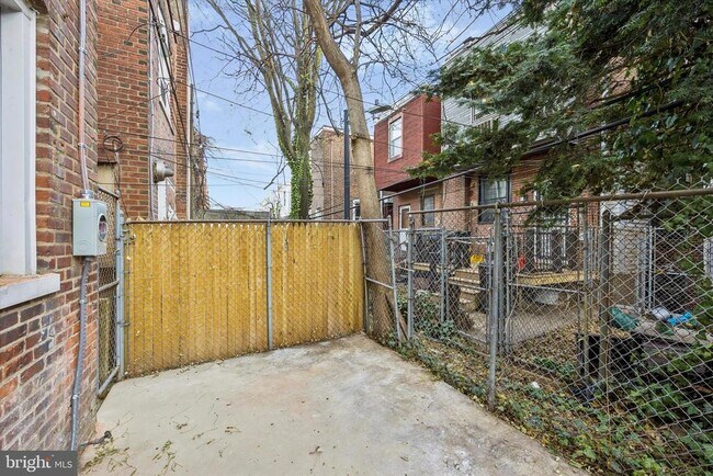 Building Photo - 3241 N Etting St