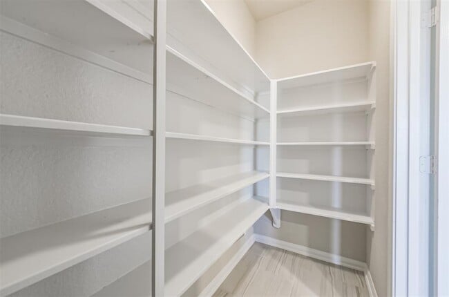 Building Photo - 3346 Etring Ln