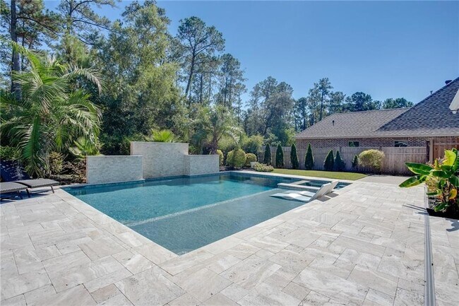 Building Photo - 306 Palermo Dr