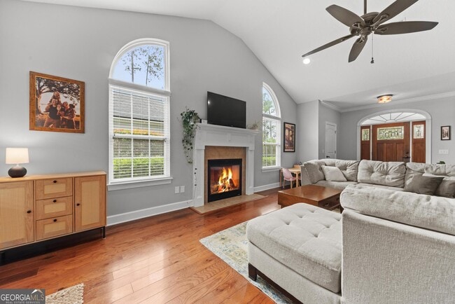 Building Photo - 123 Millers Branch Dr