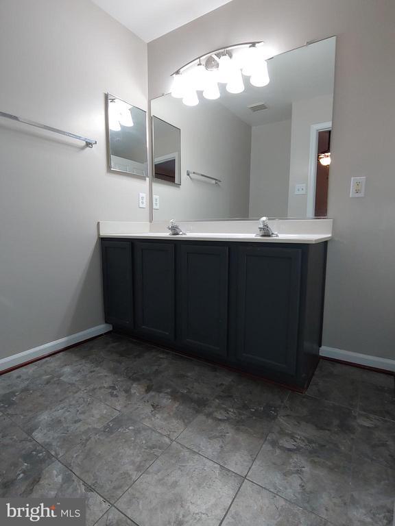 Building Photo - 2660 Cedar Elm Dr