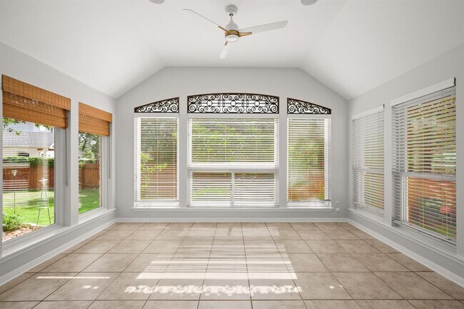 Building Photo - 6612 Casimir Cove