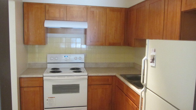 Building Photo - 2320 N Nordica Ave