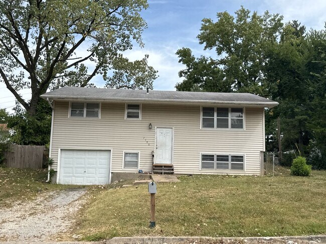 Primary Photo - Home in NE Columbia