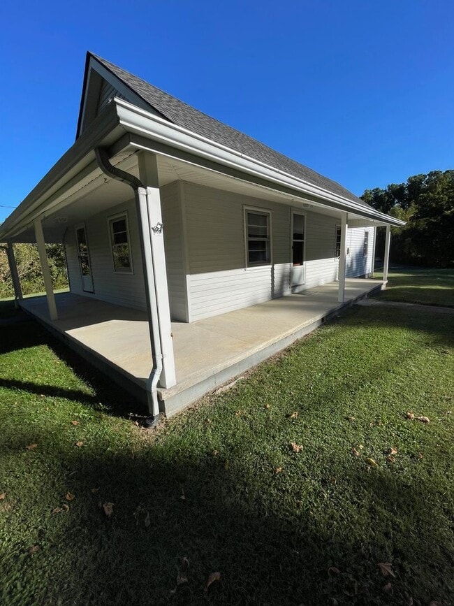 Building Photo - 2 Bedroom / 1 Bath  Kingsport, TN
