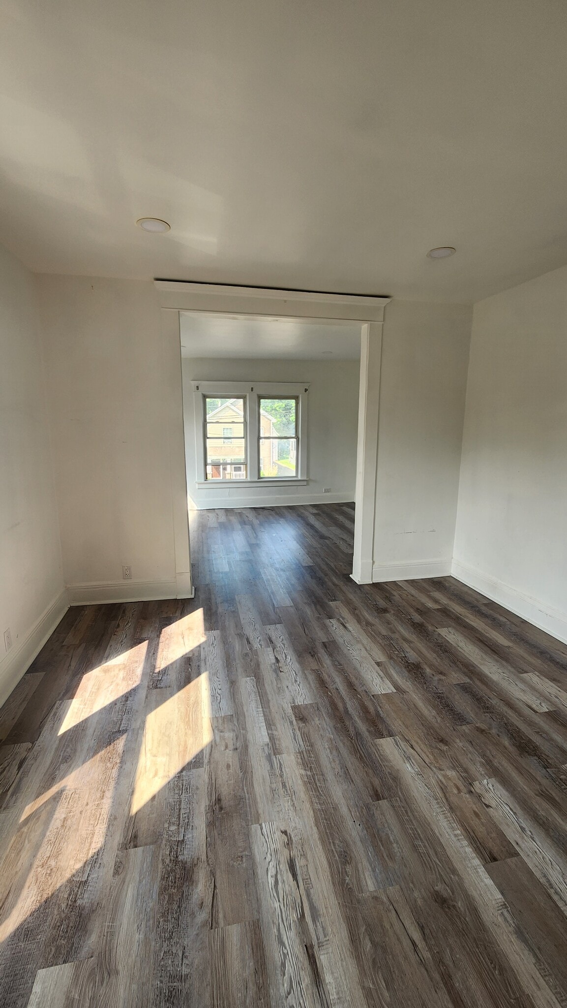 Building Photo - 121 Maple Ave