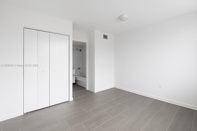 Building Photo - 12118 St.Andrews Pl