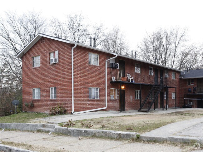 Building Photo - 584 Lindsay