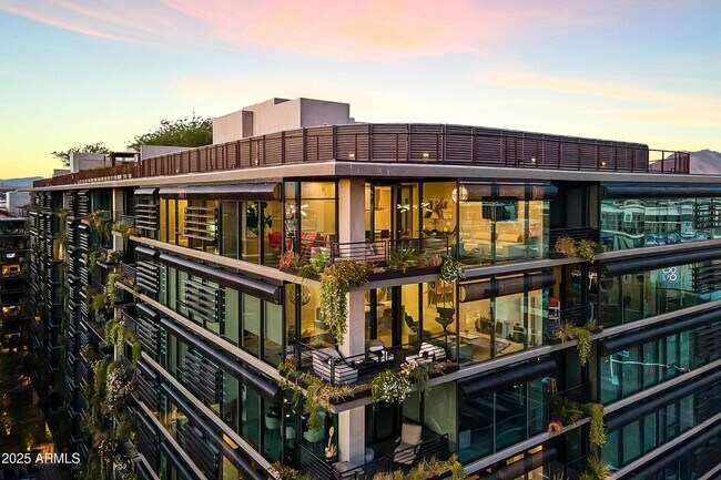 Building Photo - 7180 E Kierland Blvd