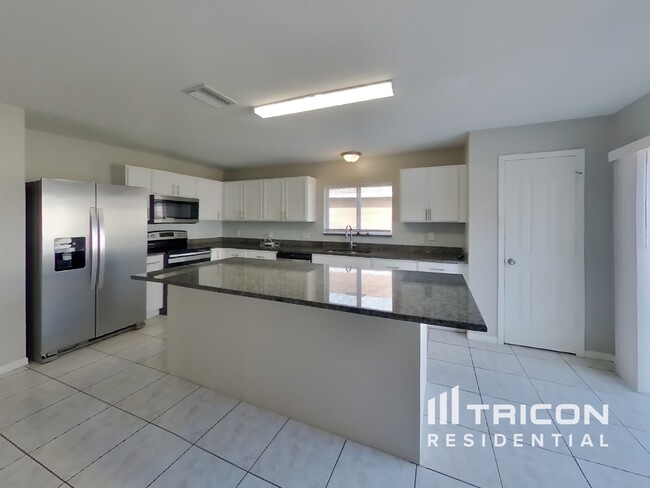 Building Photo - 2483 Brownwood Dr