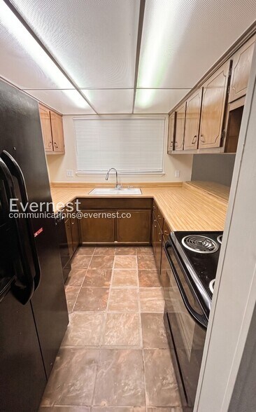 Building Photo - 1845 Stonehenge Dr