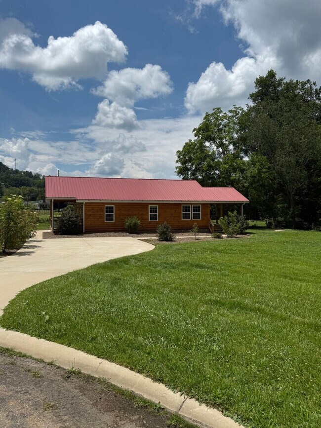 Building Photo - Updated 2 Bed 1 Bath Home in Mars Hill, NC!!