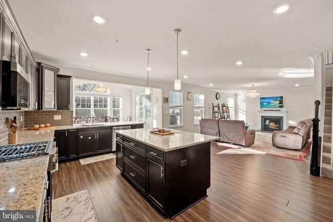 Building Photo - 1281 Backbone Wy