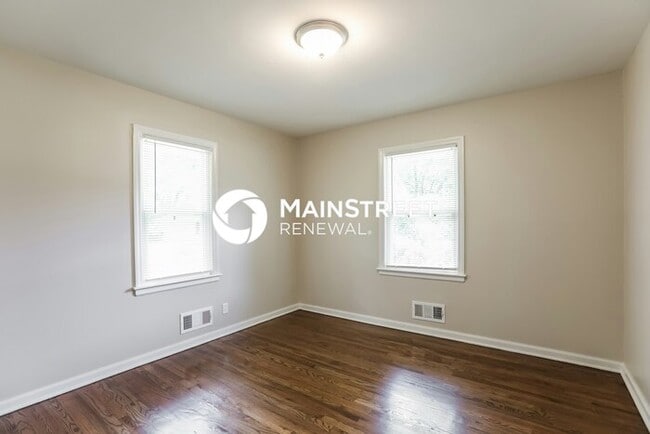 Building Photo - 3 Bedroom Pet-Friendly Home in KANSAS CITY...