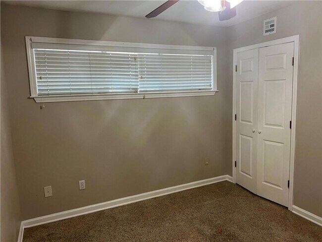 Building Photo - 7612 W Judge Perez Dr