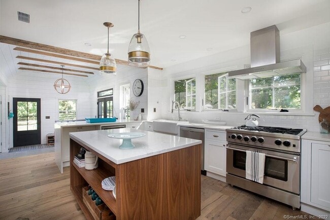 Building Photo - 49 Benton Hill Rd