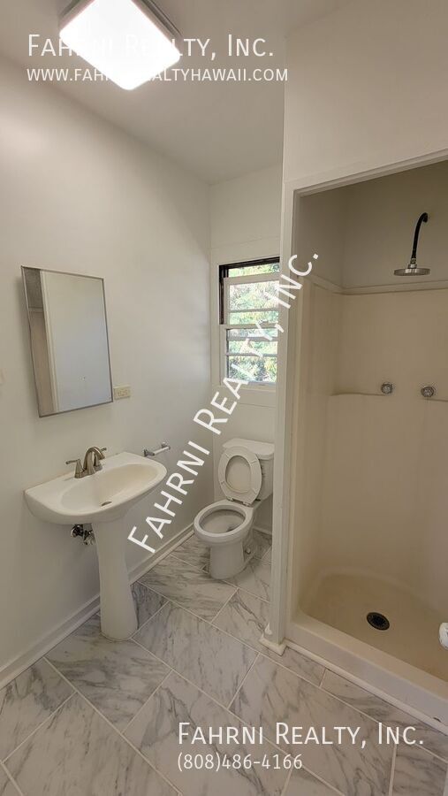 Building Photo - Fully Remodeled 2 bedroom 1 bath single fa...