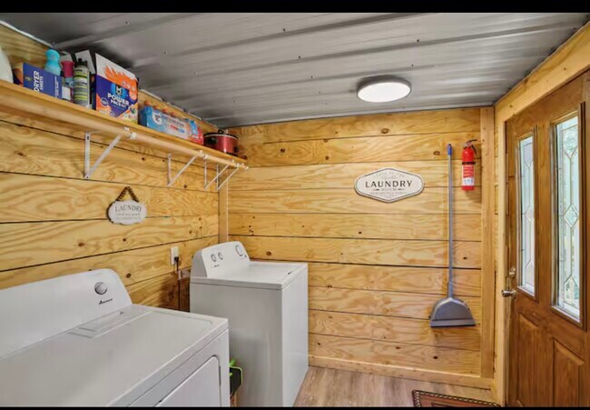 Building Photo - 4253 Cub Dr