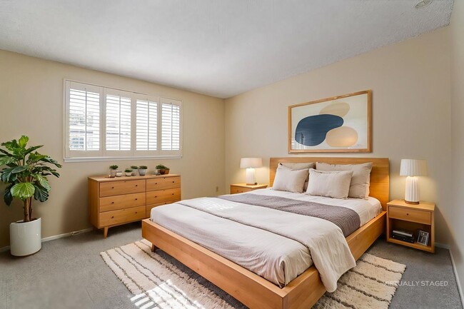 Building Photo - 10612 Rose Cir