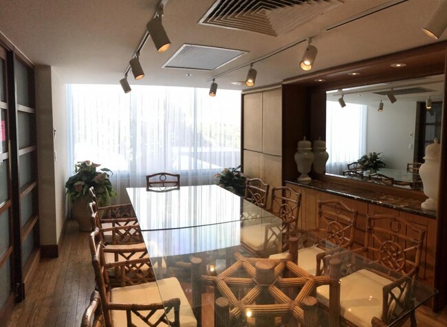 Building Photo - 1341 Kapiolani Blvd