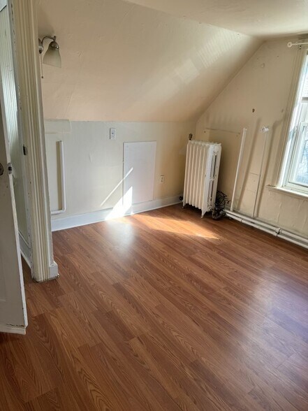 Building Photo - 219 Partridge St