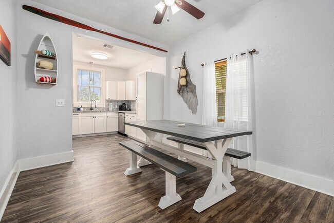 Building Photo - 2015 37th St