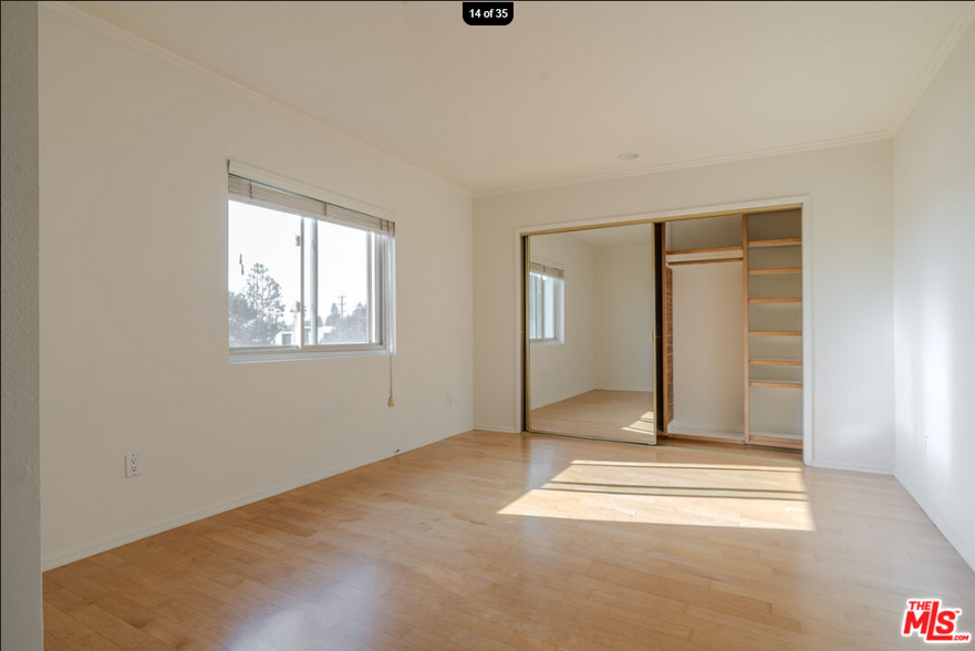 Building Photo - 11260 Overland Ave