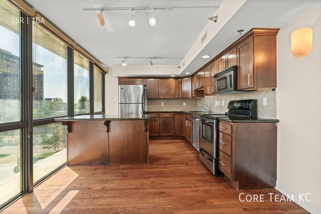 Building Photo - 600 Admiral Blvd