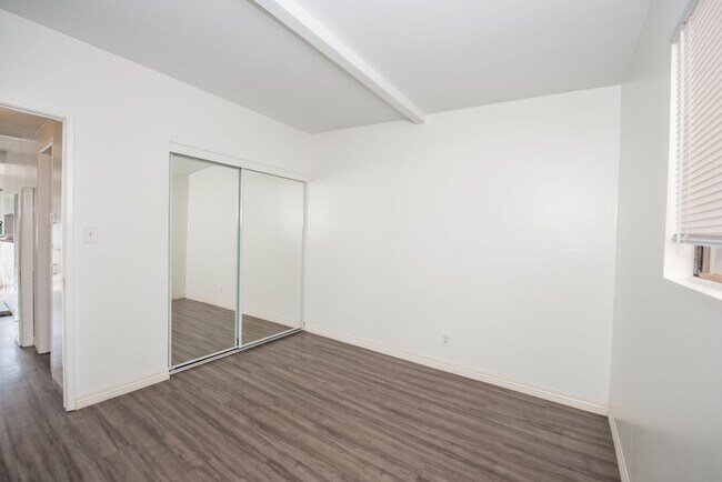 Building Photo - CALIFORNIA/LINCOLN