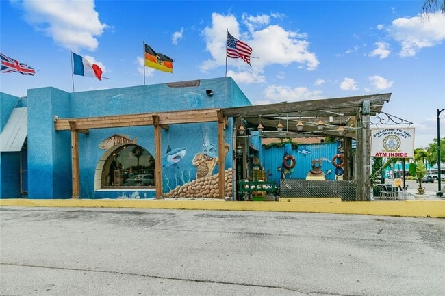 Building Photo - 1061 Rushmore Dr
