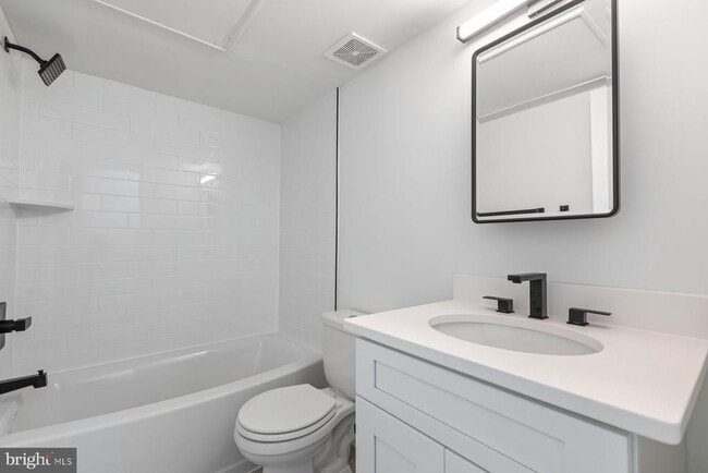 Building Photo - 207 S Patrick St