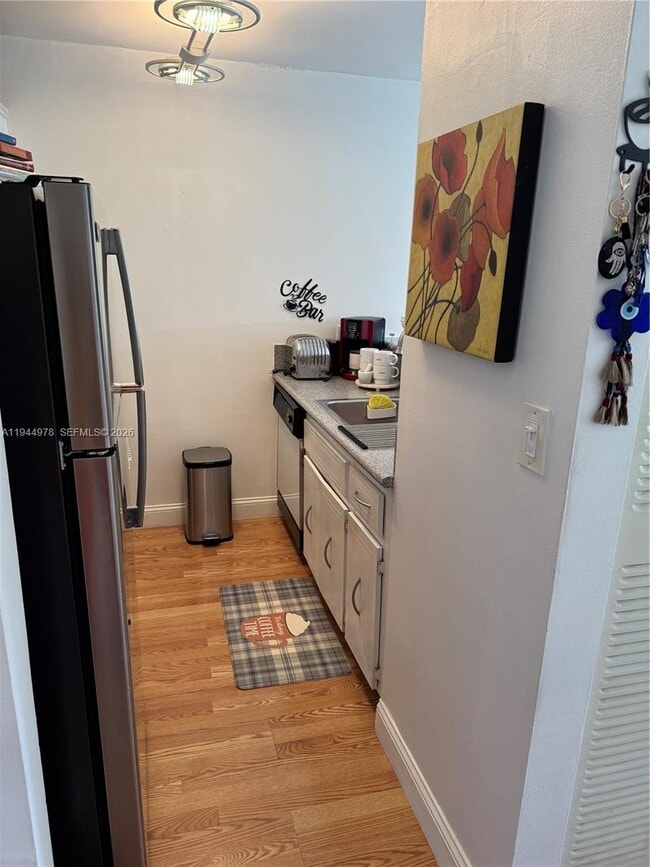 Building Photo - 1225 NE 124th St