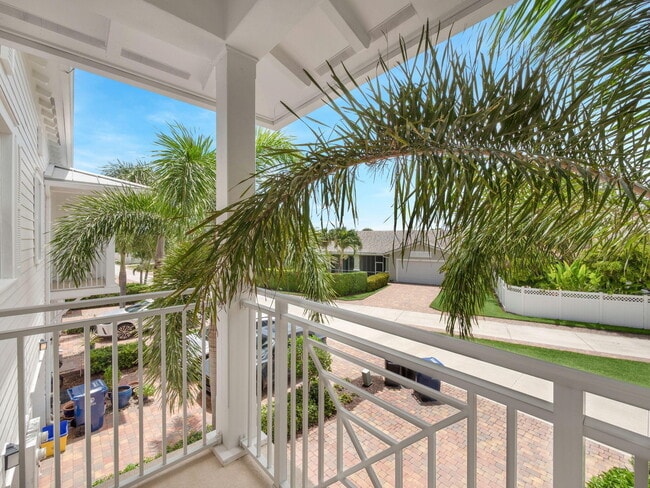 Building Photo - 1184 S Community Dr