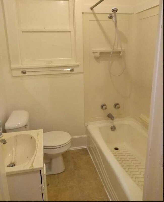 Building Photo - Cozy 1 bed 1 Bath Close to OU Campus
