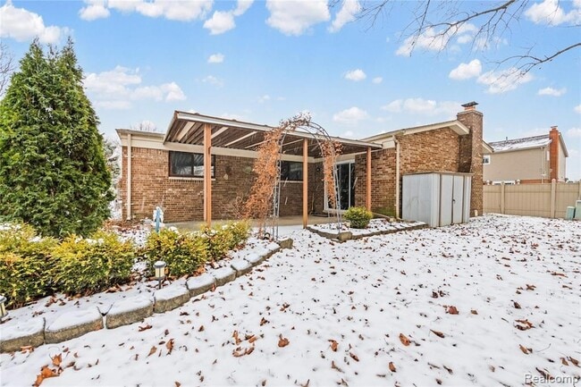 Building Photo - 39327 Timberlane Dr