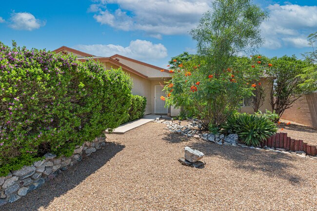 Building Photo - 9249 E Desert Cove Cir