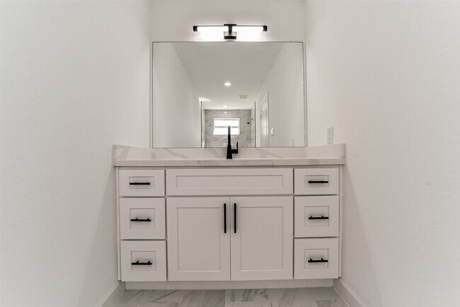 Building Photo - 5714 Beldart