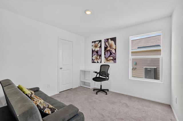 Building Photo - 6825 Sunbeam Cir