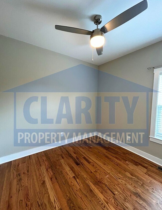 Building Photo - Three bedroom single level home!