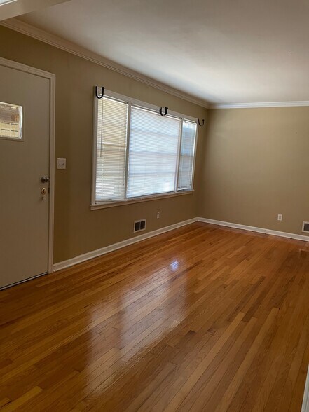 Building Photo - 1512 2nd Plz NW