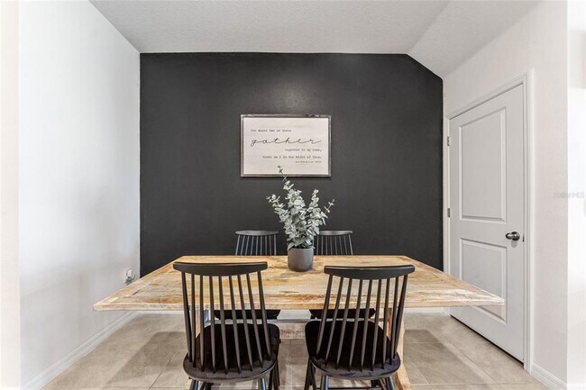 Building Photo - 33105 Major Oak Dr