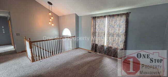 Building Photo - Beautiful 3 Bedroom & 2 Bathroom Home!