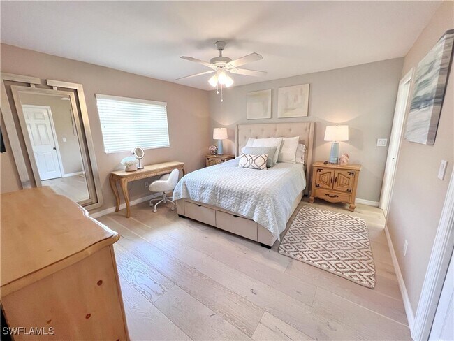 Building Photo - 137 SE 17th Terrace