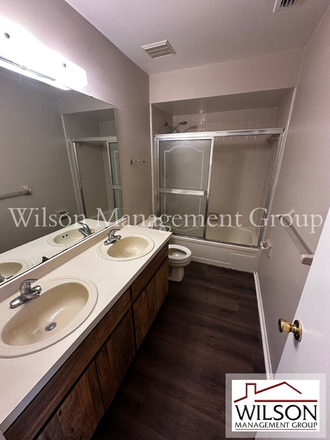 Building Photo - 321 Redwing Way