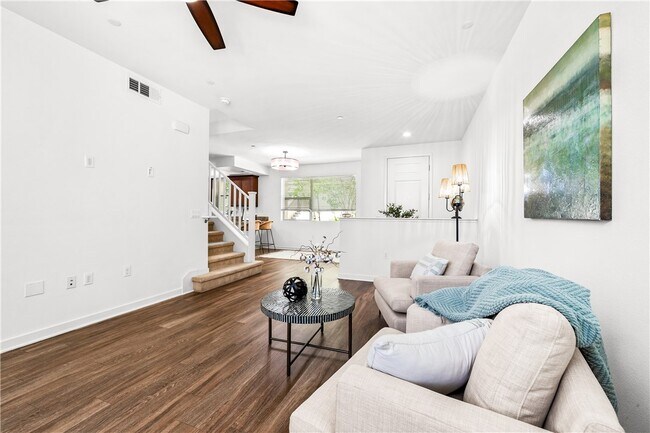 Building Photo - 706 Colorado Cir