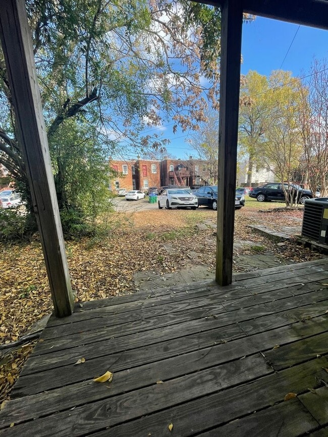 Building Photo - Large 3 bdrm/1 bath Home Within Walking Distance to VCU!