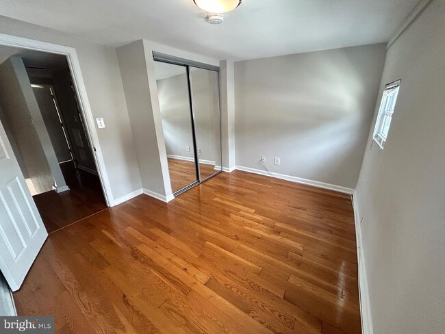 Building Photo - 40 E Barney St